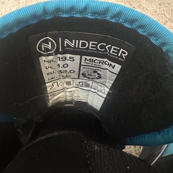 Nidecker size 1 snowboard boot kids - Picture 4 of 4